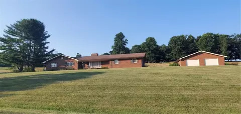 427 J E Gentry Rd, Crumpler, NC 28640