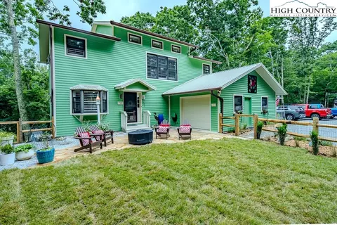 710 Pine Ridge Rd, Beech Mountain, NC 28604
