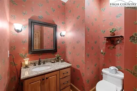 Bath - 751 Echota Pkwy, Boone, NC 28607 photo 3 of 7