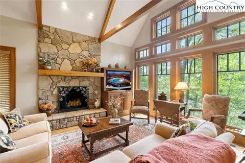 Living - 751 Echota Pkwy, Boone, NC 28607 photo 2 of 5