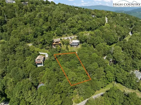 106 Northridge Ln, Beech Mountain, NC 28604 photo 3