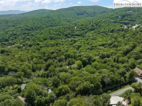 104 Northridge Ln, Beech Mountain, NC 28604 photo 6
