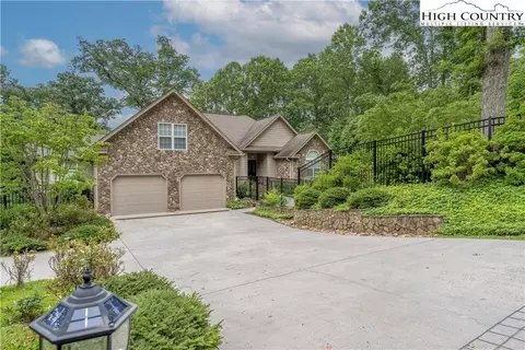 633 Country Club Rd, Roaring Gap, NC 28668
