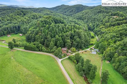6836 Richland Rd, Lenoir, NC 28645