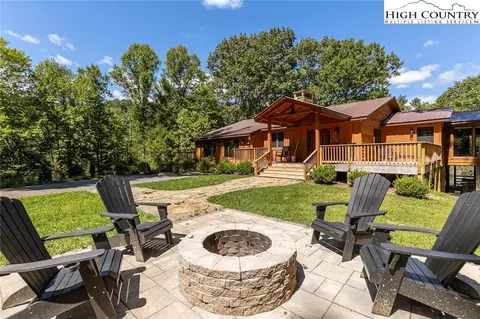 389 Auborn Trivette Rd, Sugar Grove, NC 28679