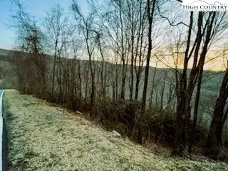 904 Pinnacle Ridge Rd, Beech Mountain, NC 28604