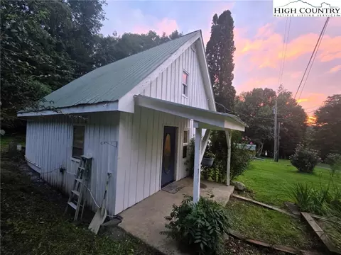 184 Hobert South Rd, Zionville, NC 28698