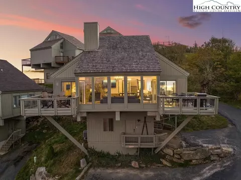 105 Beechtop Rd, Beech Mountain, NC 28604