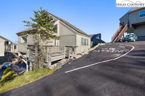 Exterior - 105 Beechtop Rd, Beech Mountain, NC 28604 photo 2 of 2