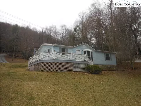 111 Oxford Ln, Blowing Rock, NC 28605