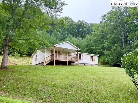 1074 Howard Colvard Rd, Crumpler, NC 28617