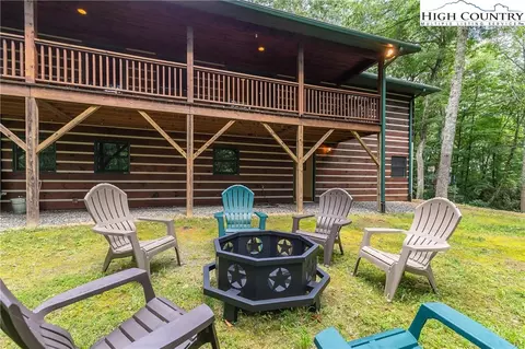 Exterior - 2977 N Pine Run Rd, Boone, NC 28607 photo 4 of 9
