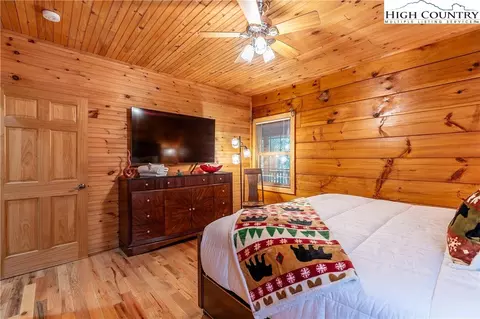 Bedroom - 2977 N Pine Run Rd, Boone, NC 28607 photo 4 of 6