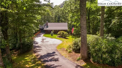 Exterior - 2977 N Pine Run Rd, Boone, NC 28607 photo 3 of 9