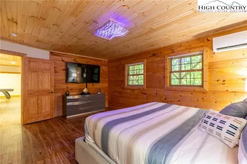 Bedroom - 2977 N Pine Run Rd, Boone, NC 28607 photo 6 of 6