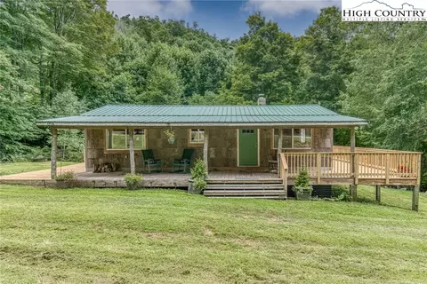 834 Barlow Rd, Elk Park, NC 28622