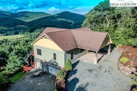 196 Hanley Ln, Boone, NC 28607