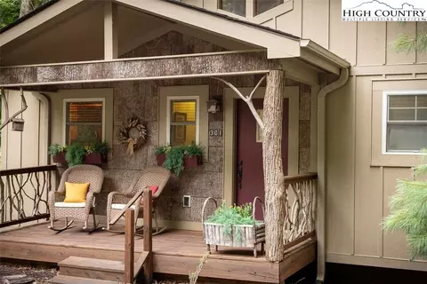 301 Sorrento Falls Rd, Blowing Rock, NC 28605