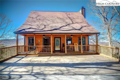 151 Locust Ln, Blowing Rock, NC 28605