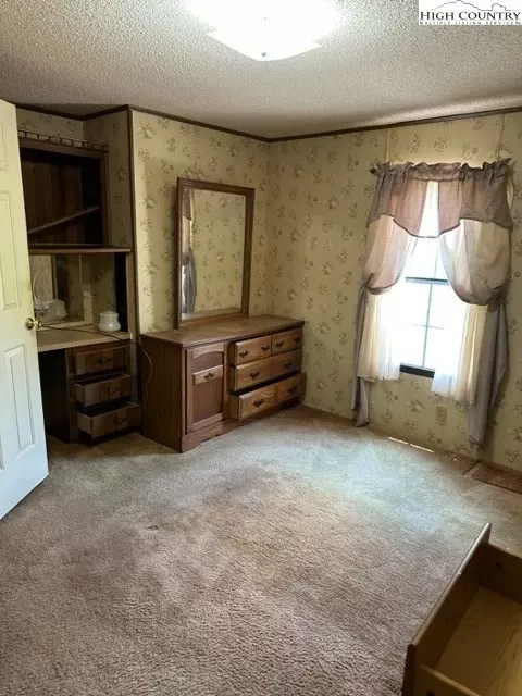 Bedroom - 32 Stoneacres Ln, Independence, VA 24348 photo 3 of 3