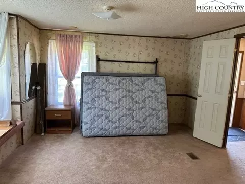 Bedroom - 32 Stoneacres Ln, Independence, VA 24348 photo 1 of 3