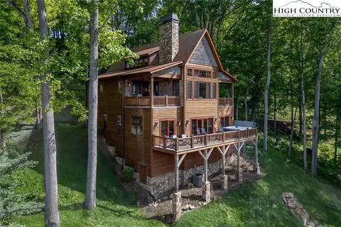 95 Autumn Blaze Ct, Banner Elk, NC 28604