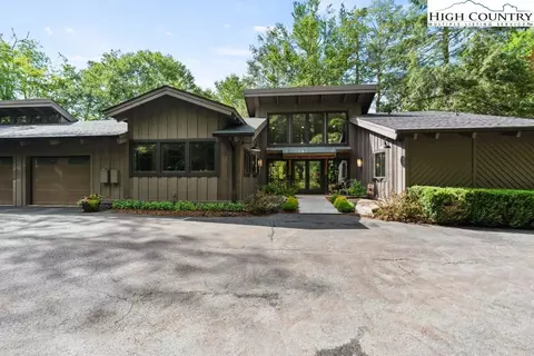 1325 Golf Course Rd, Linville, NC 28646