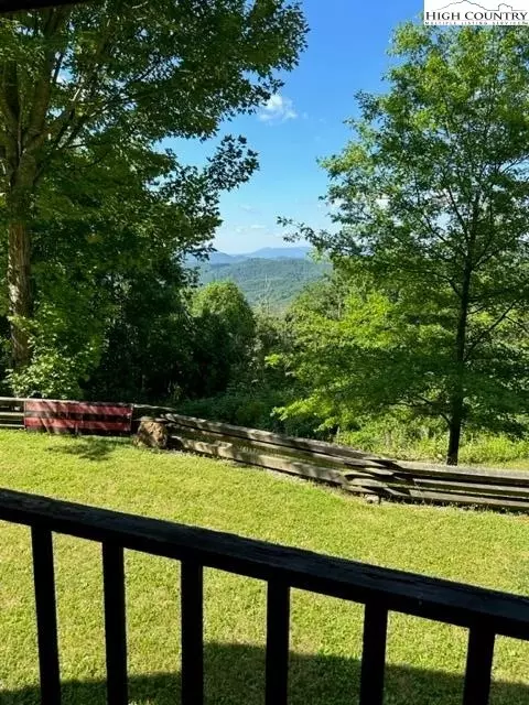6466 Highlands Pkwy, Mouth Of Wilson, VA 24363