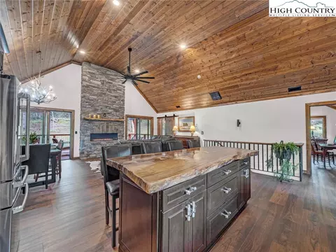 Kitchen - 196 Cloud Spring Dr, Sugar Mountain, NC 28604 photo 2 of 3