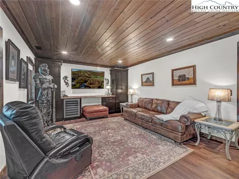 Living - 196 Cloud Spring Dr, Sugar Mountain, NC 28604 photo 3 of 4