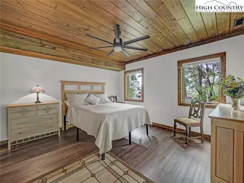 Bedroom - 196 Cloud Spring Dr, Sugar Mountain, NC 28604 photo 4 of 8