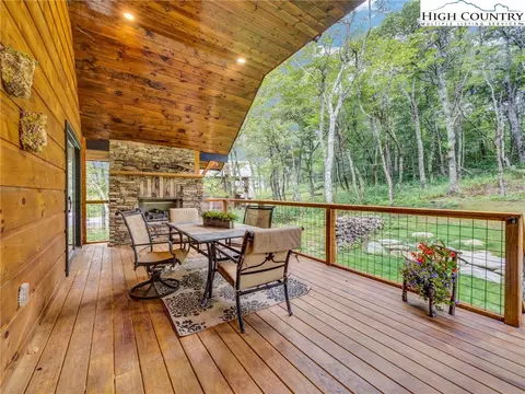 Exterior - 196 Cloud Spring Dr, Sugar Mountain, NC 28604 photo 4 of 12