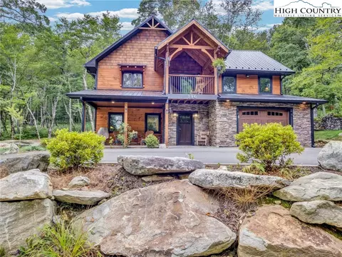 Exterior - 196 Cloud Spring Dr, Sugar Mountain, NC 28604 photo 3 of 12