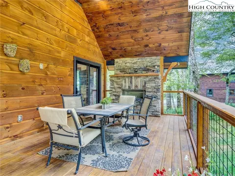 Exterior - 196 Cloud Spring Dr, Sugar Mountain, NC 28604 photo 5 of 12