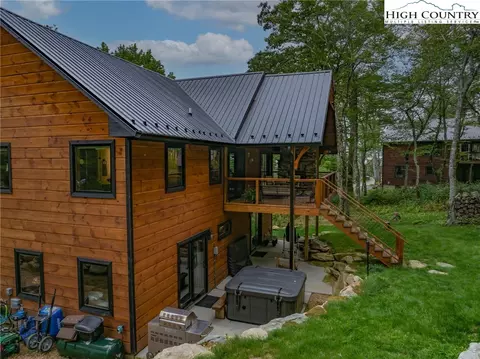 Exterior - 196 Cloud Spring Dr, Sugar Mountain, NC 28604 photo 11 of 12