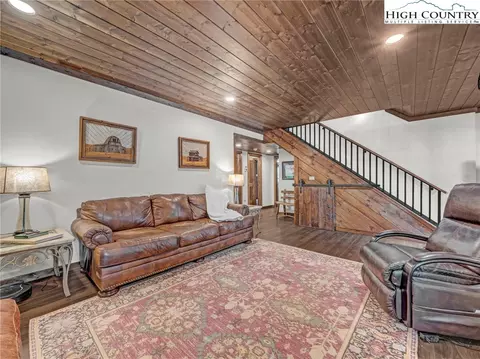 Living - 196 Cloud Spring Dr, Sugar Mountain, NC 28604 photo 4 of 4