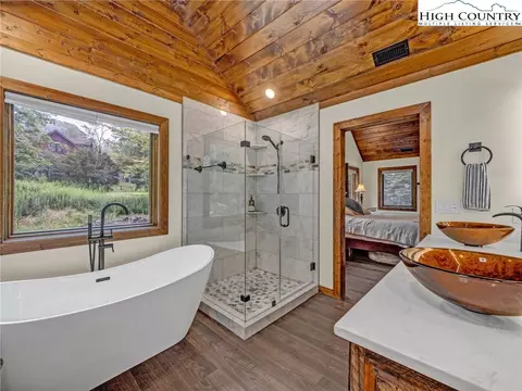 Bath - 196 Cloud Spring Dr, Sugar Mountain, NC 28604 photo 1 of 4