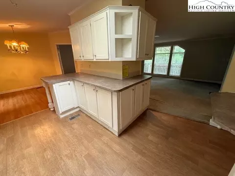 1269 Howell Rd, Lansing, NC 28643 photo 7