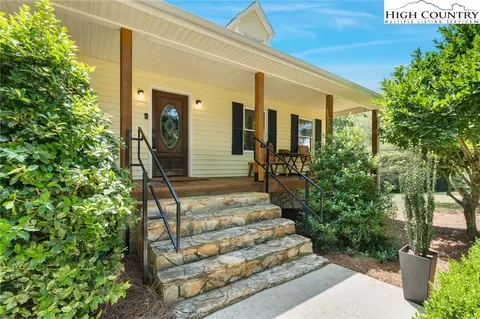 189 Fea Ln, Iron Station, NC 28080