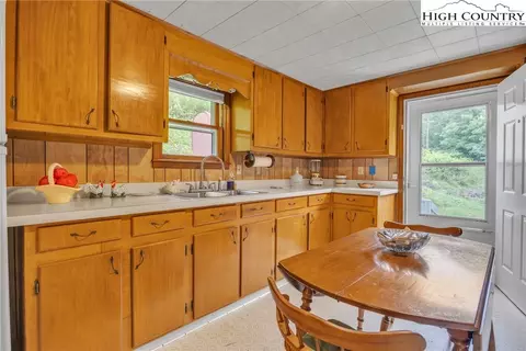 809 Roaring Fork Rd, Creston, NC 28615 photo 13
