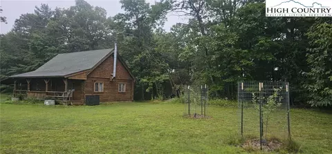 749 Bluebird Ln, Laurel Springs, NC 28644