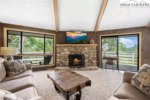 315 Timber Rdg #A3, Sugar Mountain, NC 28604