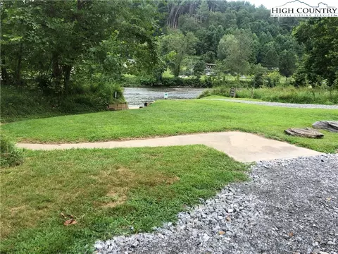 830 Moon Ridge Rd, Crumpler, NC 28617 photo 7