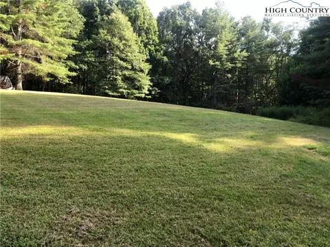 830 Moon Ridge Rd, Crumpler, NC 28617 photo 3