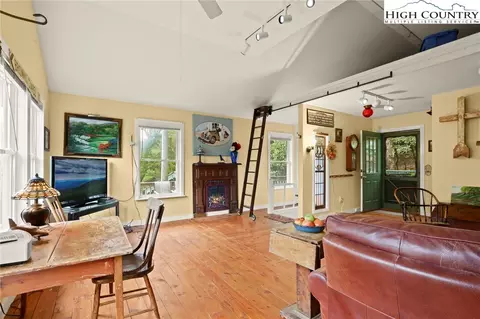 Living - 1040 Blackberry Rd, Boone, NC 28607 photo 9 of 9
