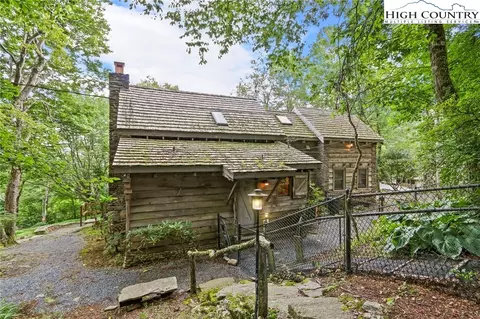 Exterior - 1040 Blackberry Rd, Boone, NC 28607 photo 3 of 7
