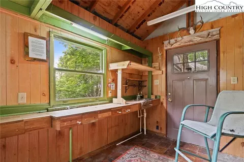 Exterior - 1040 Blackberry Rd, Boone, NC 28607 photo 6 of 7