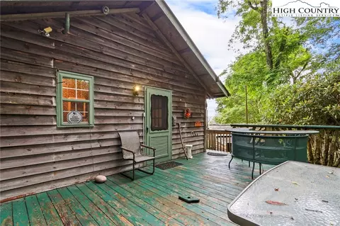 Exterior - 1040 Blackberry Rd, Boone, NC 28607 photo 4 of 7