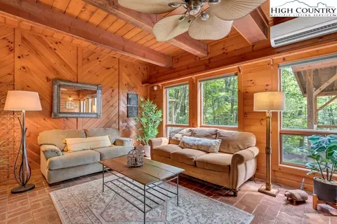 Living - 168 Leigh Cir, Boone, NC 28607 photo 2 of 4
