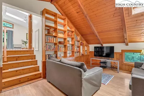 Living - 168 Leigh Cir, Boone, NC 28607 photo 4 of 4